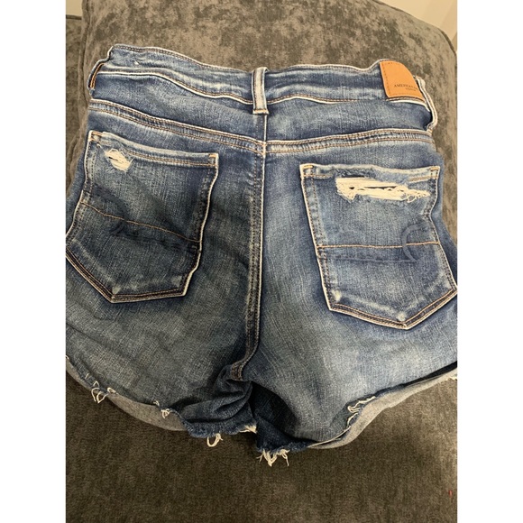 American Eagle Womens Distressed denim shorts - Picture 2 of 4